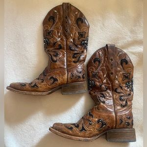 Coral Black Detailed Square Toe Cowboy Boots